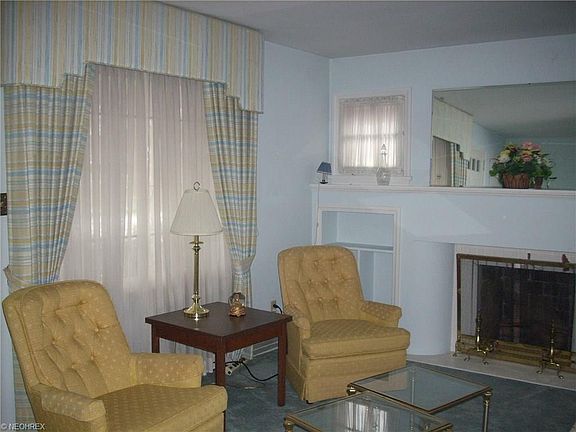 2nd image of 29 Centervale Ave