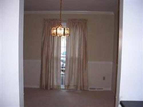 4th image of 9705 Bunker Hill Ln