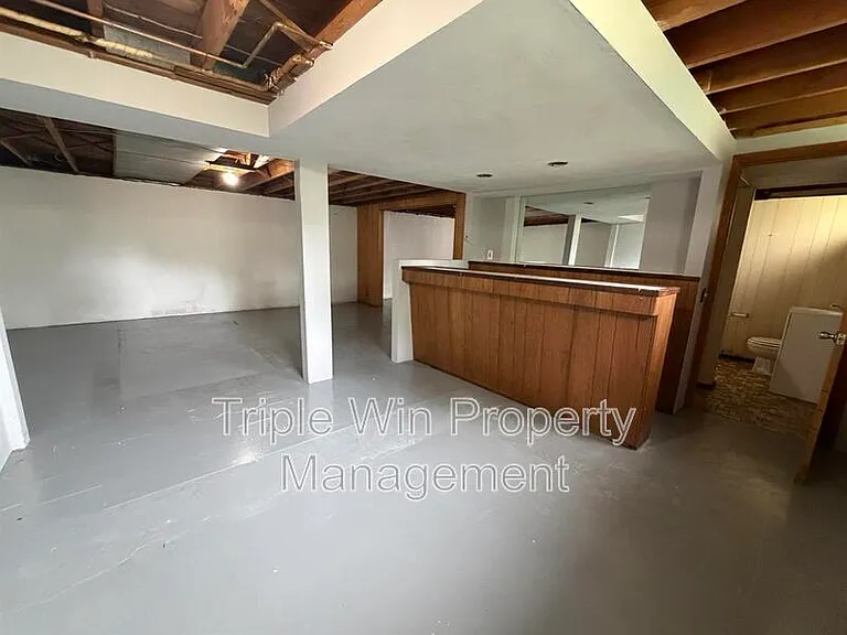 10319 Varnum Dr — Photo 29