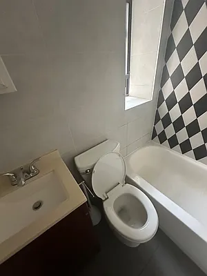 Rented by Giant Realty NY Corp | media 1