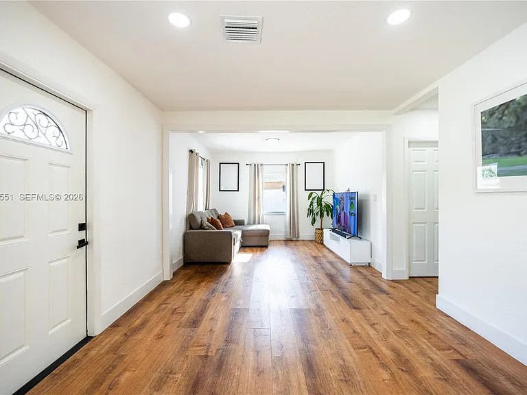 10050 SW 171st St — Photo 5