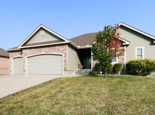 16014 Cedar Rd, Basehor, KS 66007