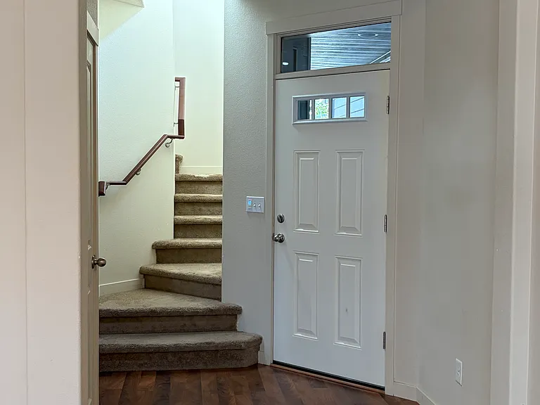 13110 NE 26th St — Photo 3