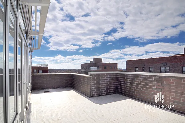 Rented by Lou Group | media 83