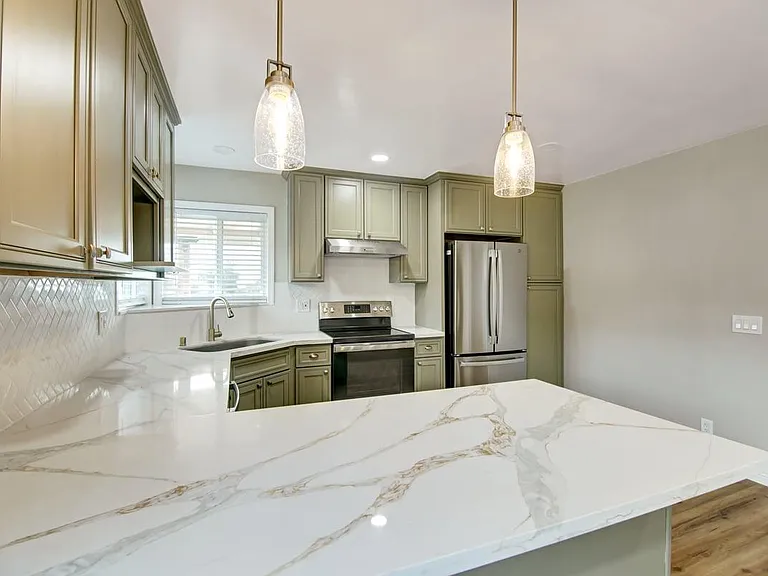 125 Hecker Pass Rd — Photo 7
