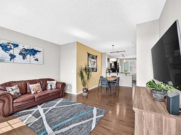 5th image of 51 N Evansview Gdns NW