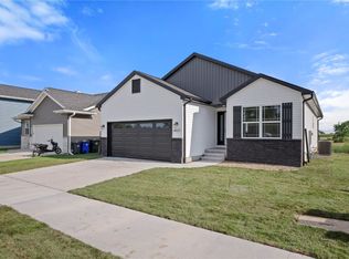 4937 Dostal Ct, Cedar Rapids, IA 52404