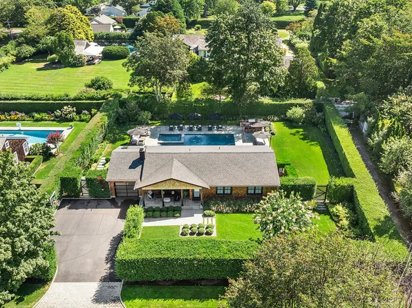 30 Breese Ln, Southampton, NY 11968