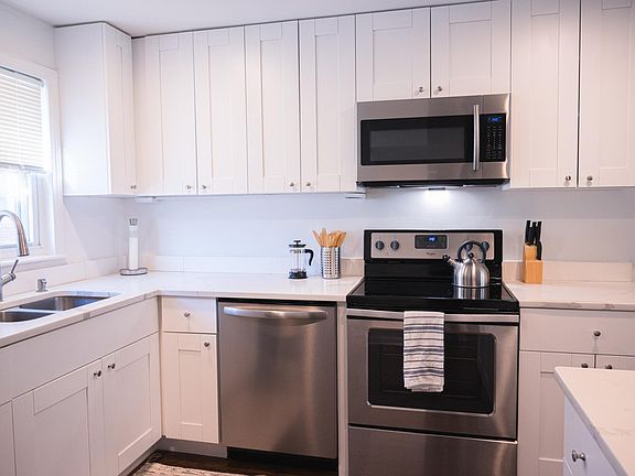 5th image of 1011 W 38th St #1011