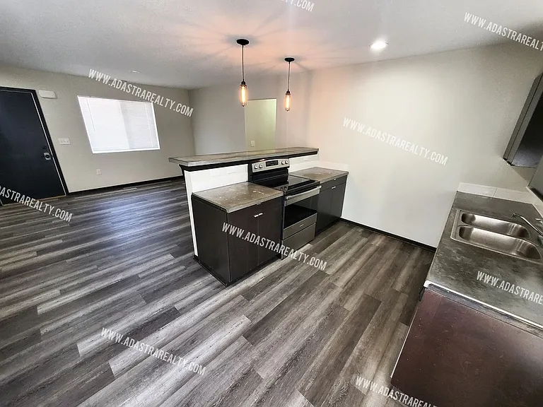 1518 W 26th St — Photo 5