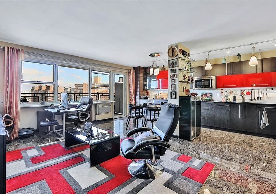 1st image of 2928 W 5th St #18A