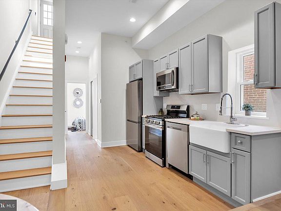 3rd image of 866 N 23rd St Floor 3