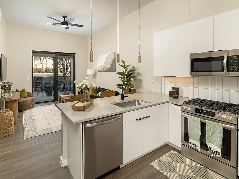 Huxley Scottsdale — Photo 15