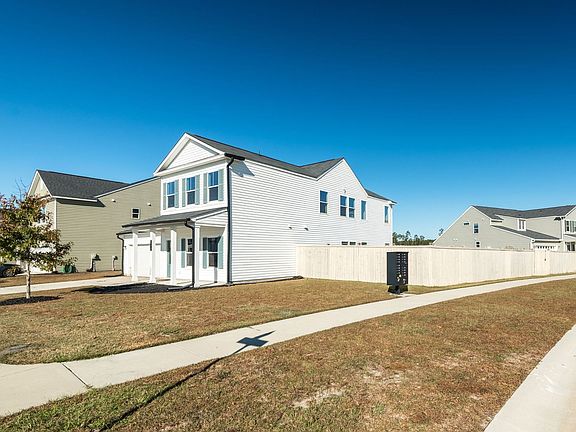 4th image of 456 Carrara Dr