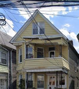 19 Bidwell Ave, Jersey City, NJ, 07305