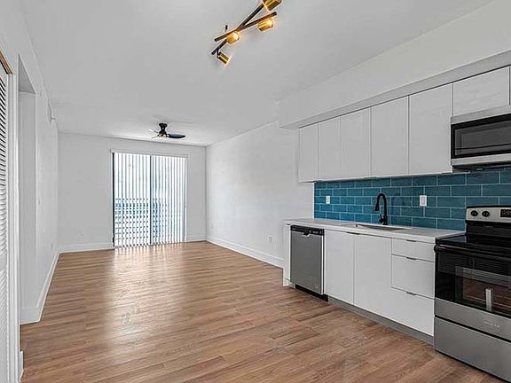 4th image of 16955 SW 100th Ave #1