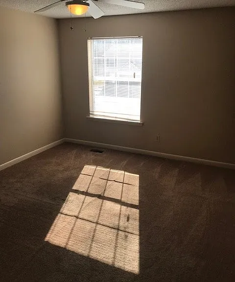 41 Carriage Ln #1-8 — Photo 11