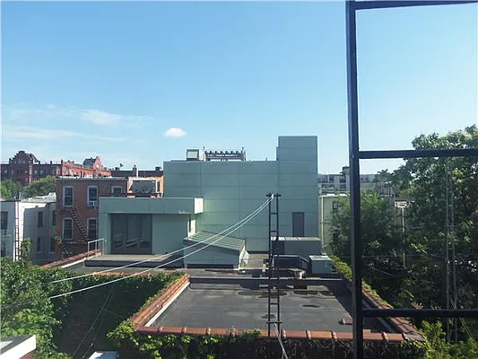 Rented by Avenue Sotheby's International Realty | media 17