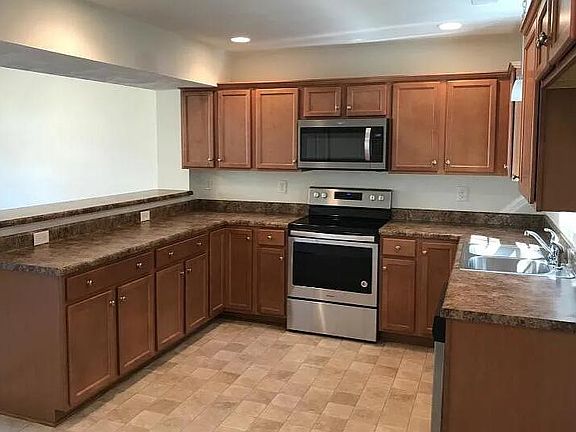 5th image of 4606 Autumn Ln NW
