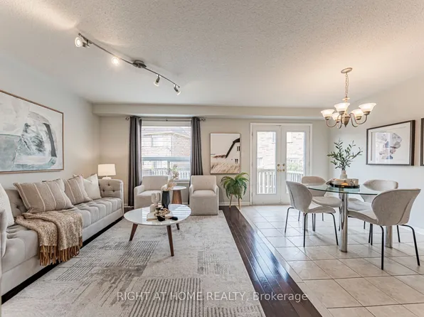 11 Olivett Ln, Brampton, ON L7A 2X3