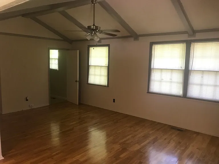2110 Arrow Ct — Photo 5