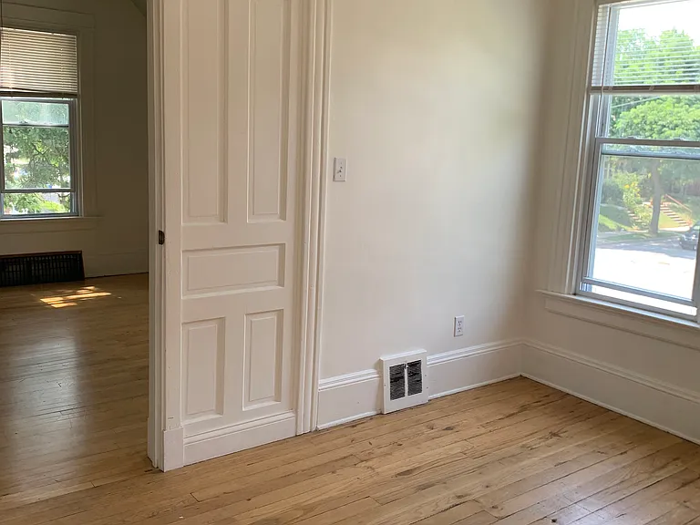 3102 N Pierce St — Photo 3
