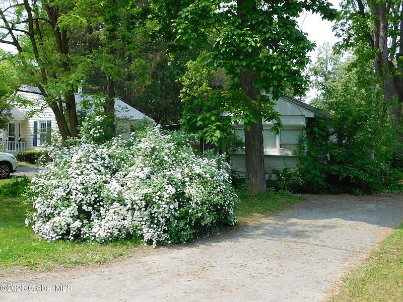 4th image of 19 Hunt Avenue