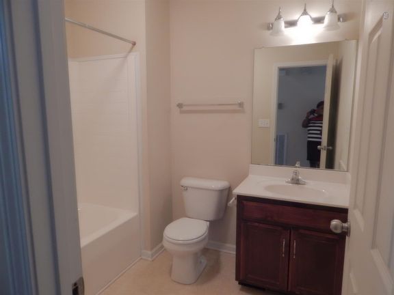 5th image of 3804 Benjamin Dr