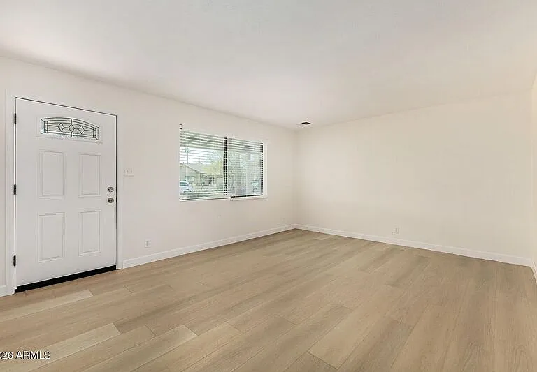 220 E McKinley St — Photo 12