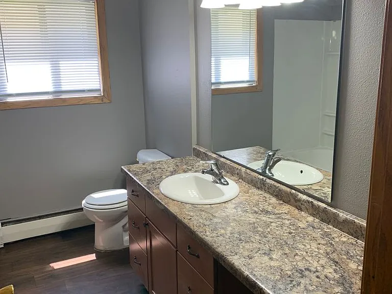 College Park Apartments — Photo 98