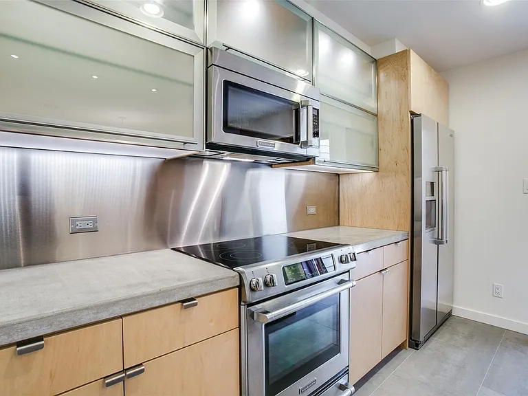 3945 Buena Vista St #C — Photo 12