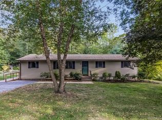 27 Deepwood Dr, Madison, CT 06443