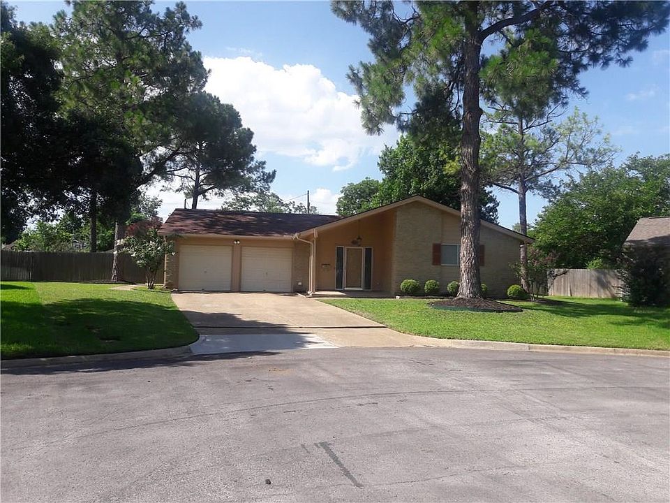 1st image of 300 Asbury Cir