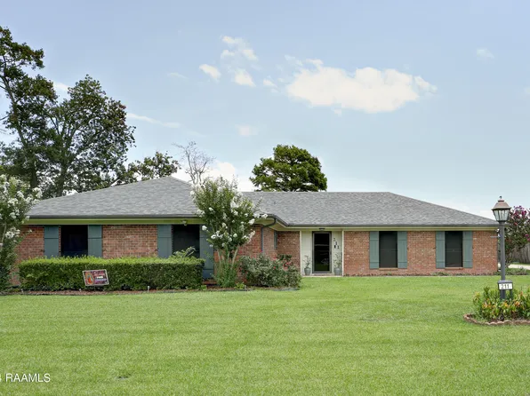 211 Estate Dr, New Iberia, LA 70563