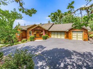 376 Hixson Dr, Grants Pass, OR 97526