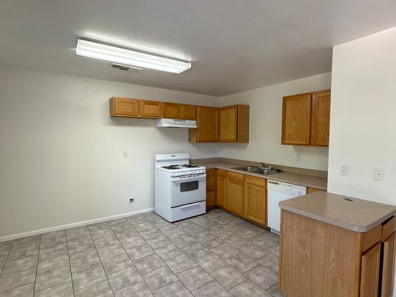 2nd image of 73871 Southslope Dr #B