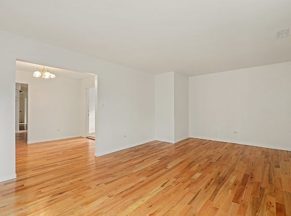 4th image of 3321 S Lituanica Ave