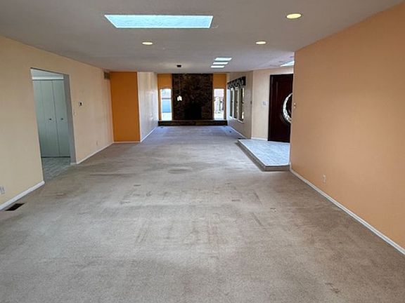 4th image of 5616 Planeta Ct NE