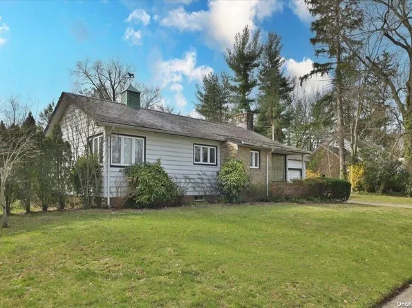 25 N Somerset Drive, Great Neck, NY 11020