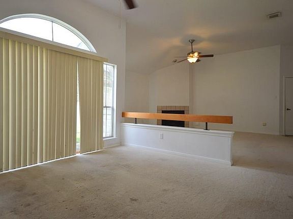 5th image of 15819 Meadow Village Dr