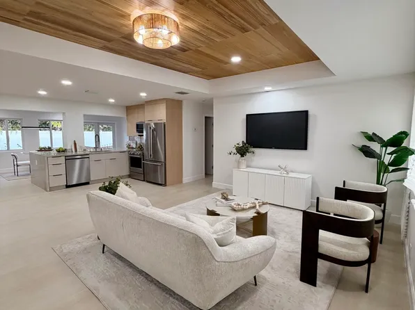 2814 SW 5th Street, Boynton Beach, FL 33435