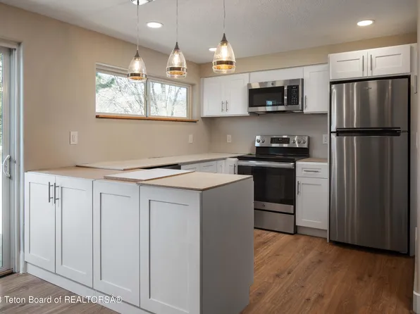 750 Powderhorn Ln APT I-3, Jackson, WY 83001