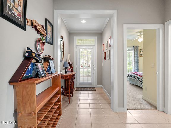 3rd image of 160 Bentgreen Drive