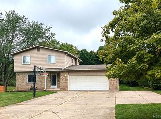 26199 Power Rd, Farmington Hills, MI 48334