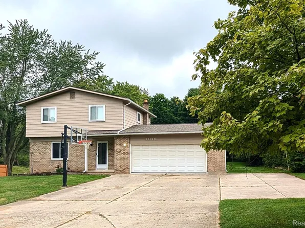 26199 Power Rd, Farmington Hills, MI 48334