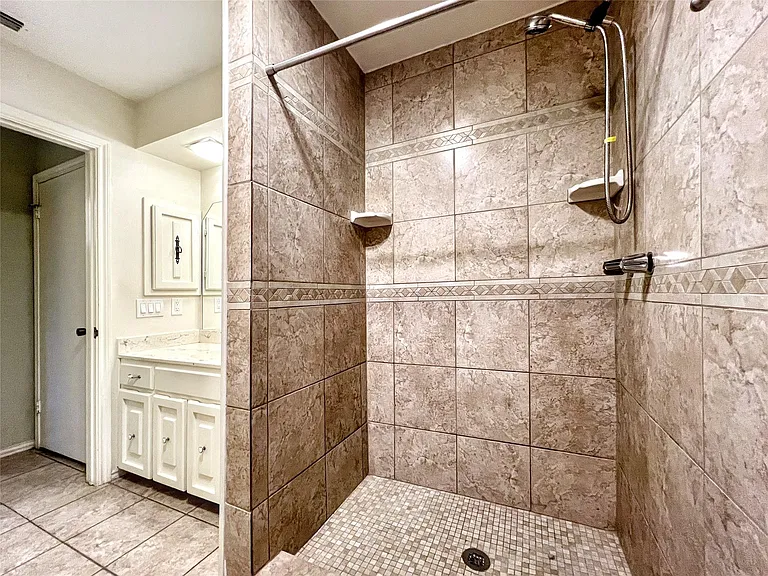 8305 Greenslope Dr — Photo 22