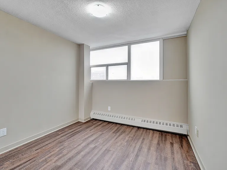 121 Agnes St — Photo 21