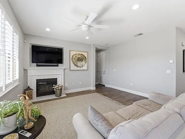 Greystone Pl — Photo 16