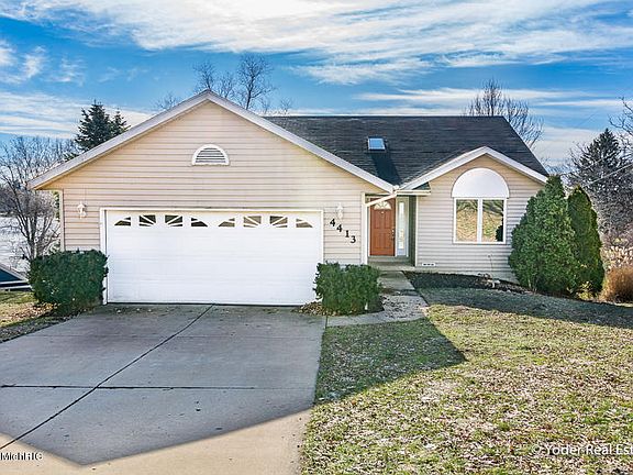 3rd image of 4413 Causeway Dr NE