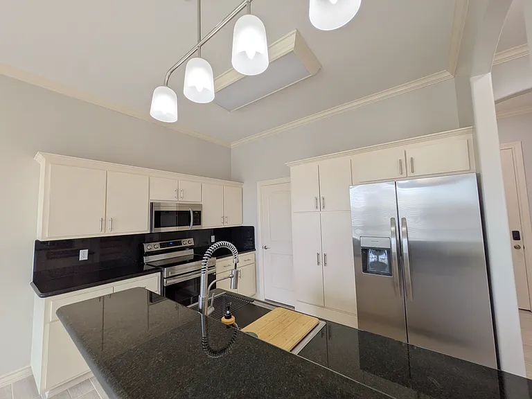 3432 Midtown Cir — Photo 7